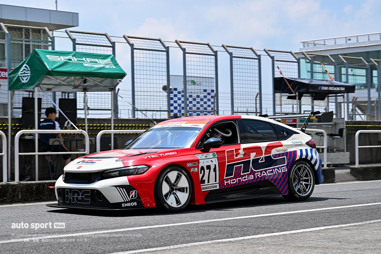 暑さのなかD’station Ferrari 296 GT3がスーパー耐久第5戦オートポリスで今季初の総合ポールを獲得