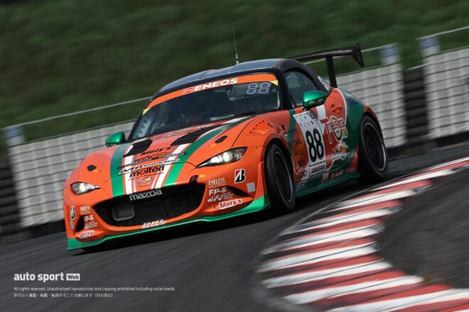 暑さのなかD’station Ferrari 296 GT3がスーパー耐久第5戦オートポリスで今季初の総合ポールを獲得