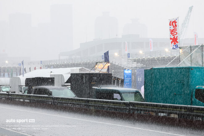 フォーミュラE東京第15戦のフリープラクティス3は雷雨により中止に。会場では屋内へ避難指示