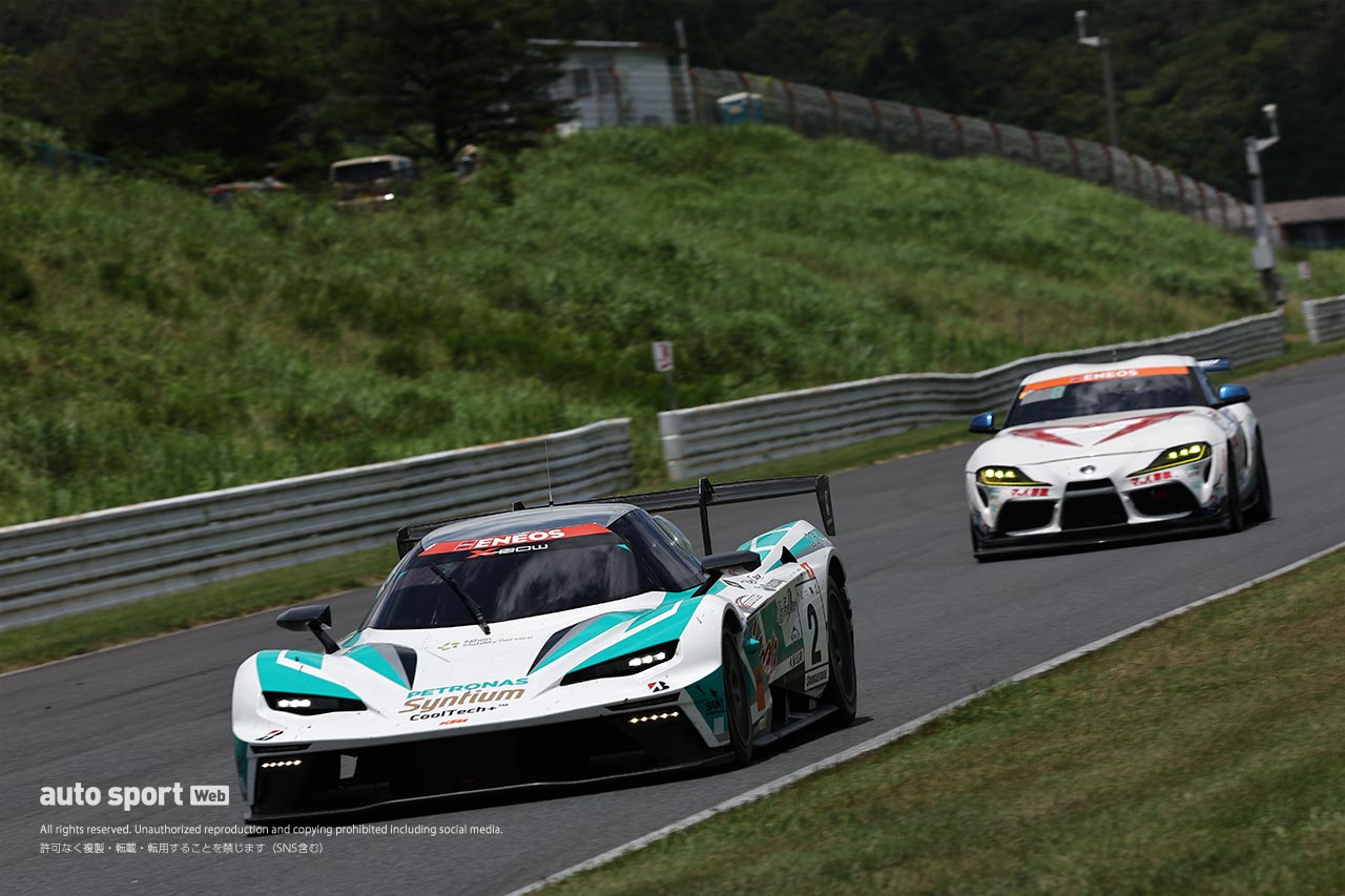 スーパー耐久第5戦オートポリスはトラブル多発のサバイバルに。TKRI松永建設AMG GT3が今季2勝目を飾る