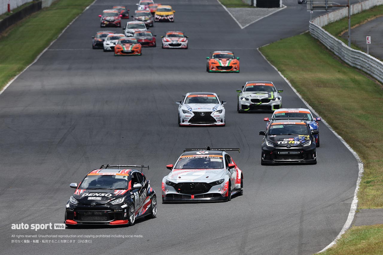 スーパー耐久第5戦オートポリスはトラブル多発のサバイバルに。TKRI松永建設AMG GT3が今季2勝目を飾る