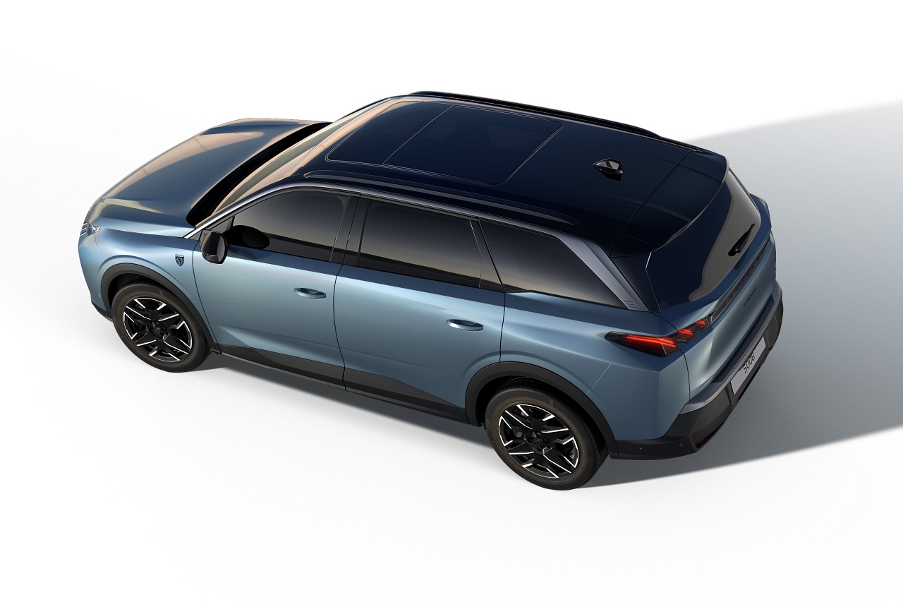 プジョー、旗艦の3列7席SUV『5008』に電動パノラミックガラスルーフ採用の特別仕様車“Cielo”を導入
