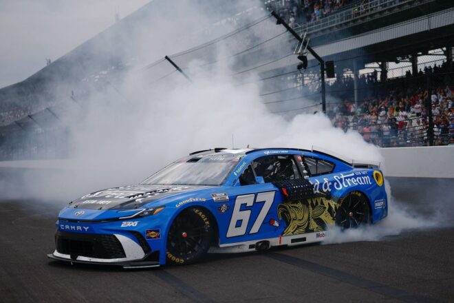 “予期せぬ勝者と予期せぬ億万長者”が誕生。コーリー・ハイムがクラウンジュエルを制覇／NASCAR第22戦