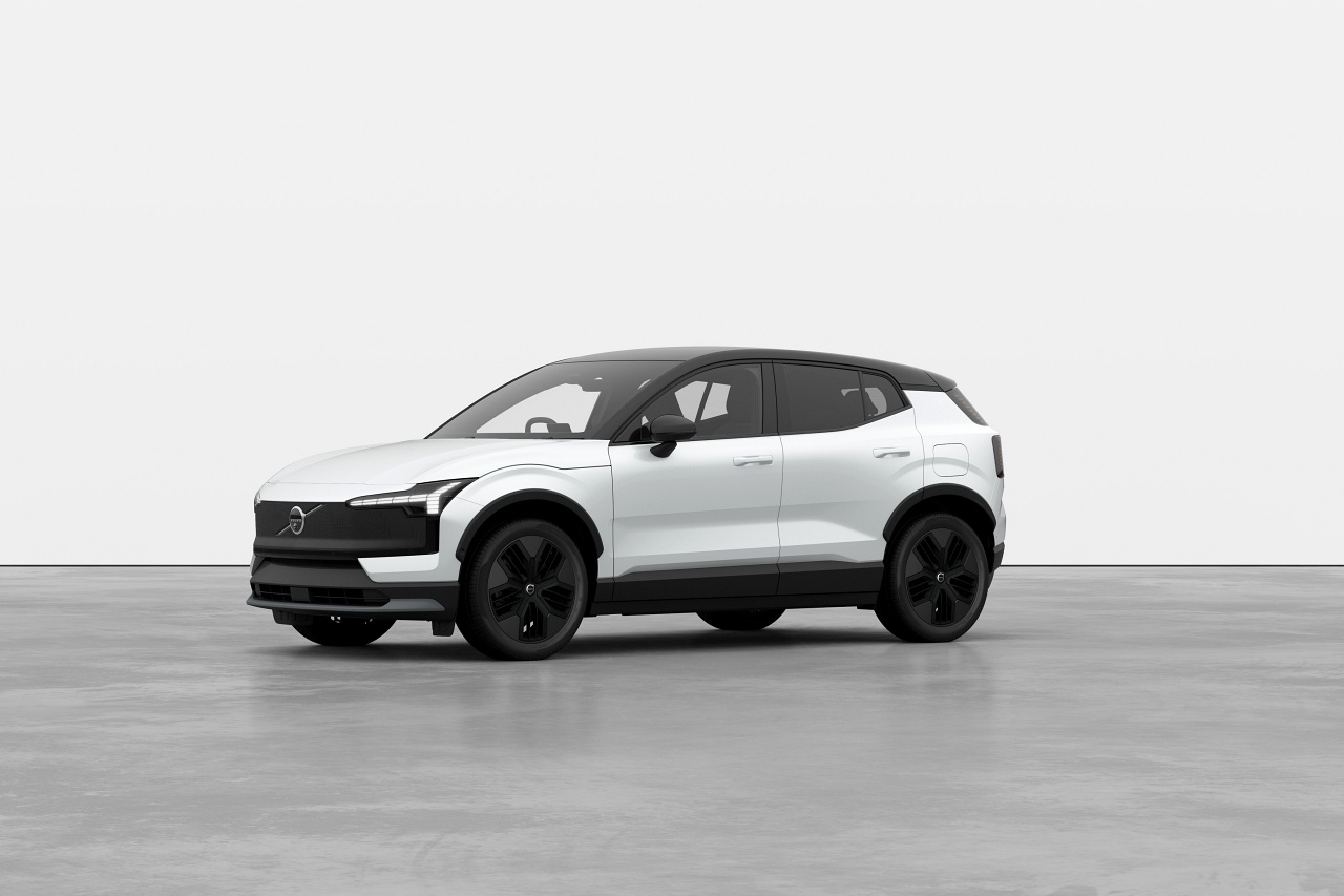 ボルボ、電動SUV『EX30 Cross Country』に後輪駆動の特別仕様車を設定。一充電走行距離は530kmに