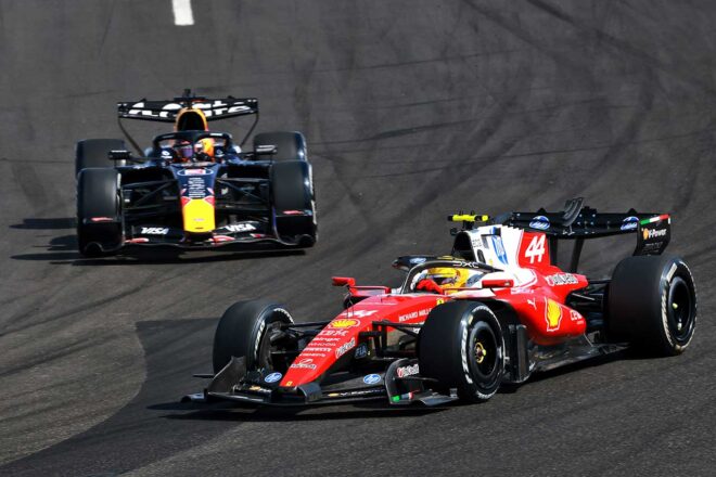 ルイス・ハミルトン（フェラーリ）＆マックス・フェルスタッペン（レッドブル）