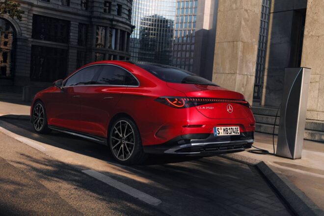 メルセデス・ベンツ、新型『CLA』の電動モデル“with EQ Technology”を導入。最大航続は771kmに