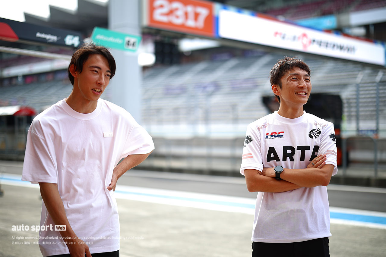 佐藤蓮と野尻智紀（＃16 ARTA MUGEN HRC PRELUDE-GT）