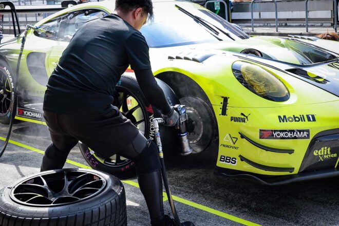 666号車seven x seven PORSCHE GT3R EVO
