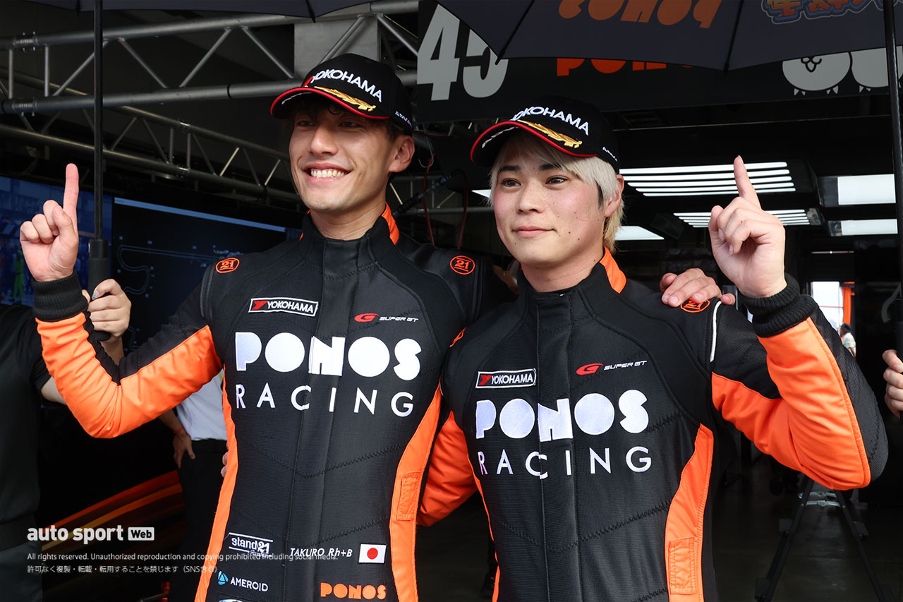 篠原拓朗と川端伸太朗（PONOS FERRARI 296 EVO）