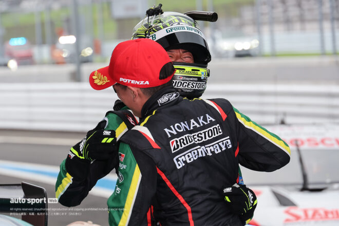 優勝を喜ぶ吉田広樹／野中誠太組（Green Brave GR Supra GT）