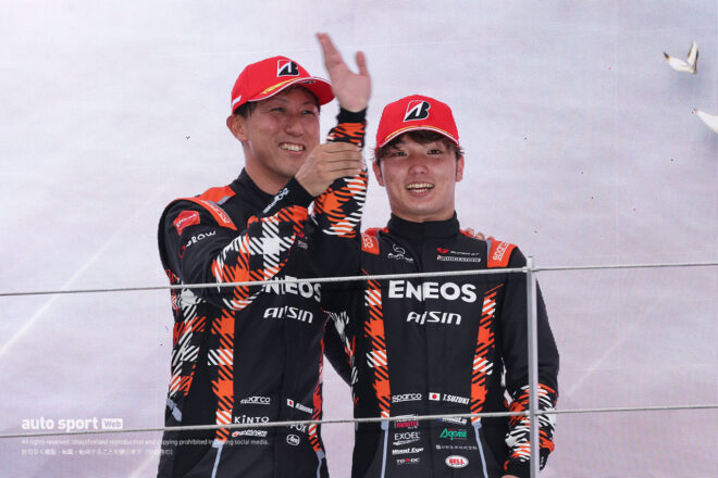 石浦宏明と鈴木斗輝哉（ENEOS X PRIME AMG GT3）