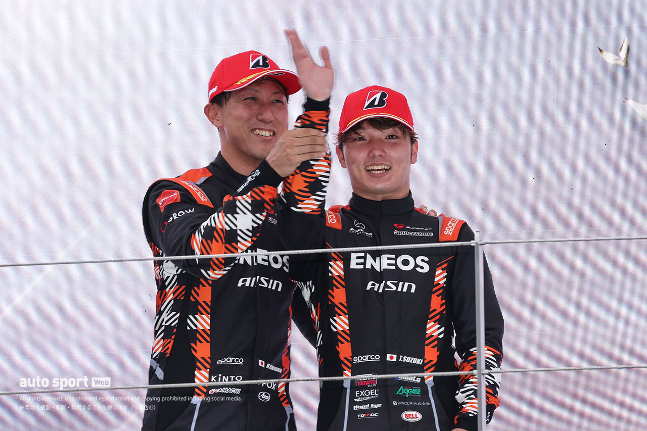 石浦宏明と鈴木斗輝哉（ENEOS X PRIME AMG GT3）