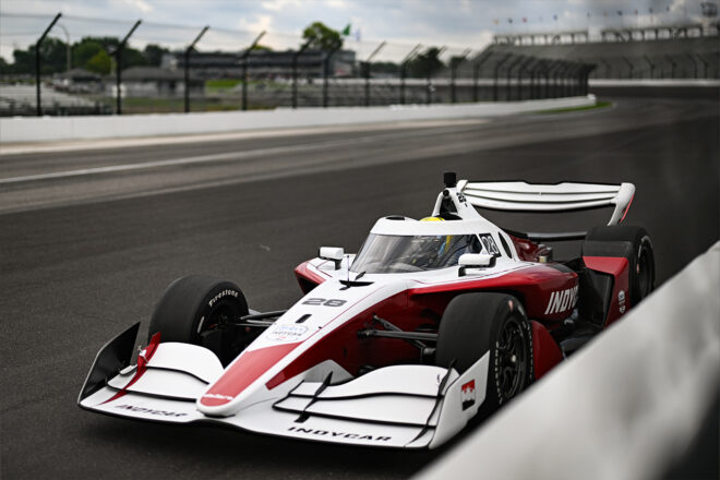 インディカーの新世代マシン『IR-28』が初テスト。走行を担当したロッシは「運転するだけで純粋な喜びを感じた」と絶賛