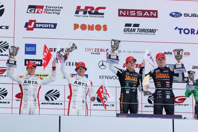 山本尚貴／牧野任祐（STANLEY HRC PRELUDE-GT）、太田格之進／大津弘樹（ARTA MUGEN HRC PRELUDE-GT）