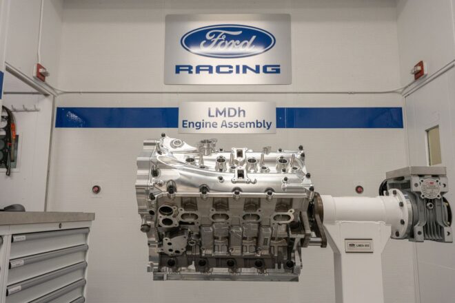 フォード・レーシング、新型ハイパーカー用5.4リッターV8“コヨーテ”のダイナモテスト映像を公開