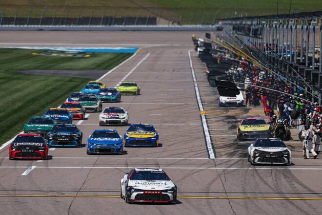 NASCAR、今週末からステージブレイクの運用を刷新。2027年カレンダーでは4つのトラックが新たに確定