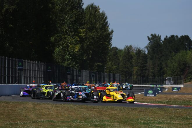 ライバルと違う戦略が成功しパロウが今シーズン6勝目とキャリア通算25勝目を達成。5度目のタイトル獲得へ前進／インディカー第13戦