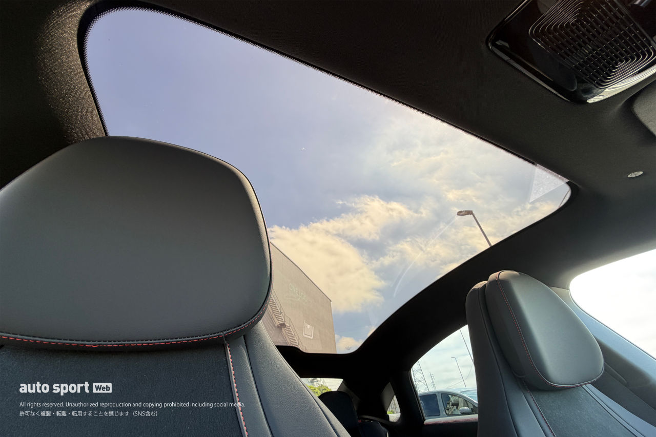 【新型CLA試乗】全面ディスプレイで一足お先に未来を体感。最新メルセデスの流儀が詰まった4ドアクーペ