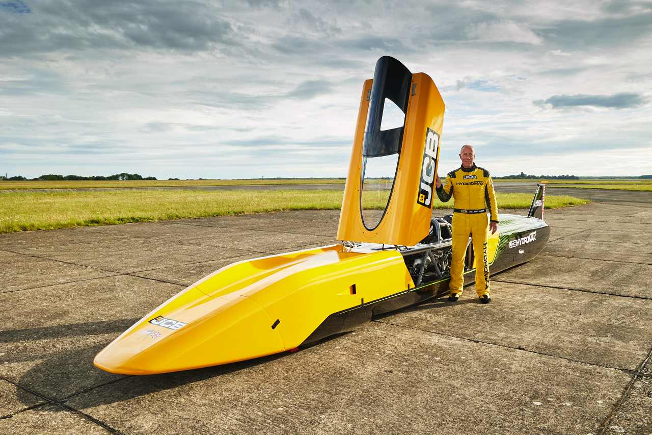 FIAランドスピードレコード挑戦の『JCBハイドロマックス』が、水素動力車による世界新記録を樹立