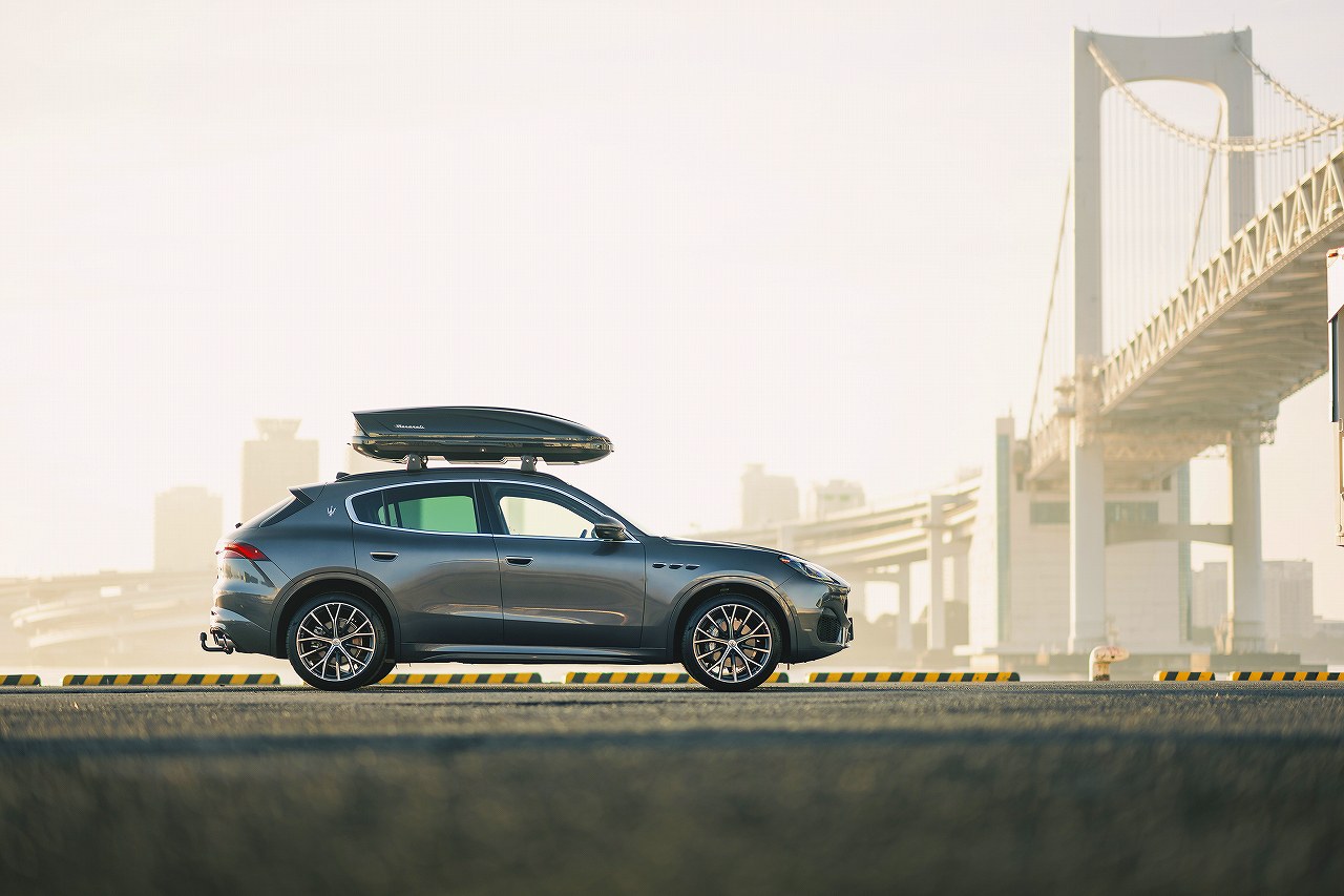 マセラティ、人気SUV『グレカーレ』に“Outdoor Package”を導入。日本限定の厳選10種類で構成