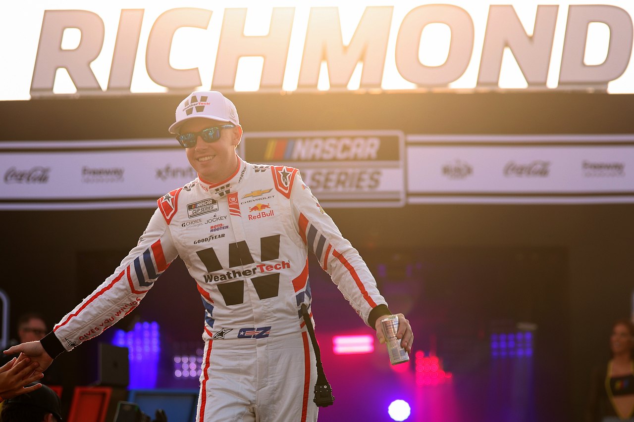 【WEEKLY ROUND UP】スーパーカー元王者に“重大不備”／ジリッシュが名門ヘンドリック移籍を決断へ