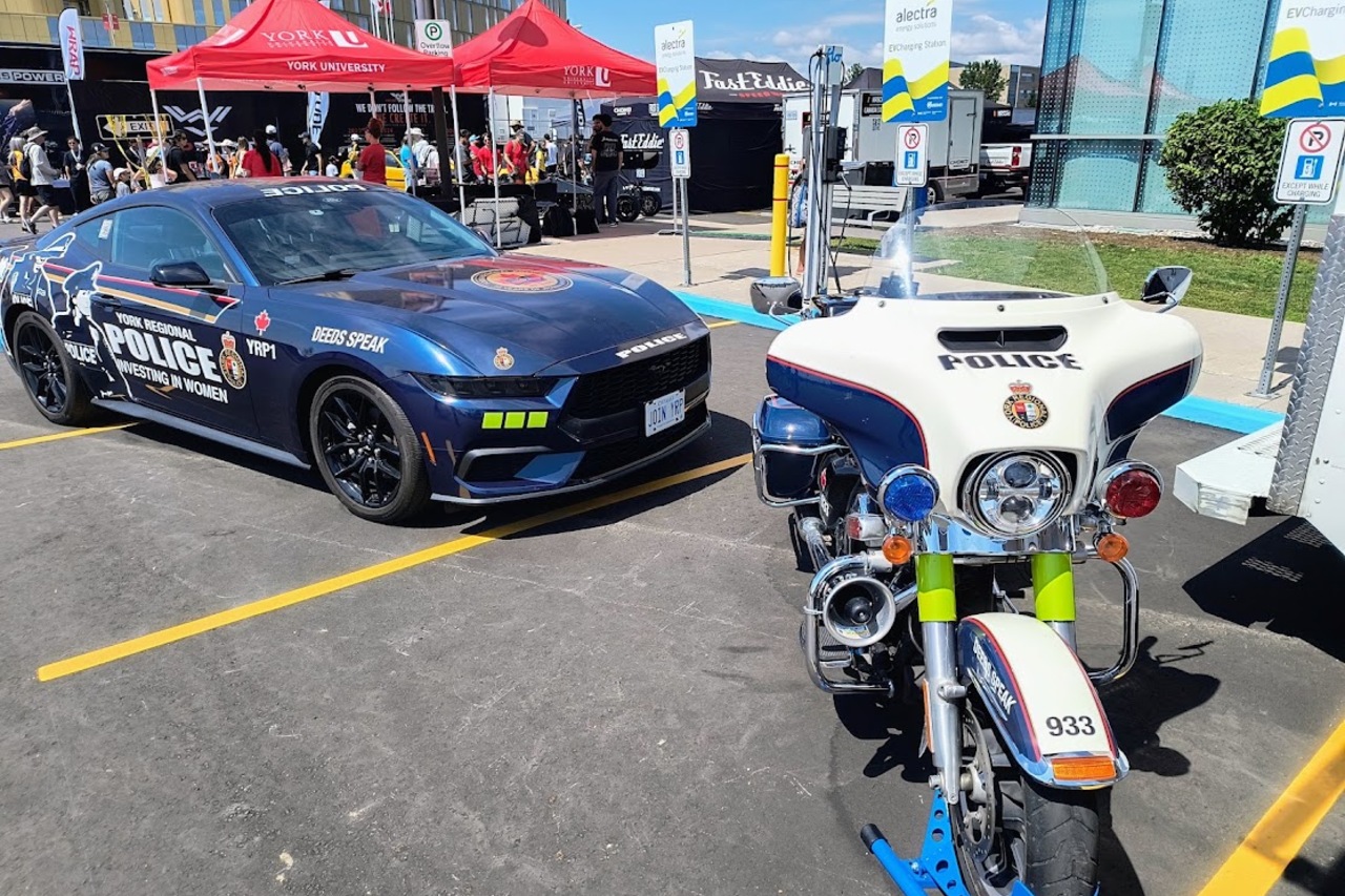 こちらはヨーク地区警察の出展の様子。パトカー仕様のフォード・マスタングがカッコいい