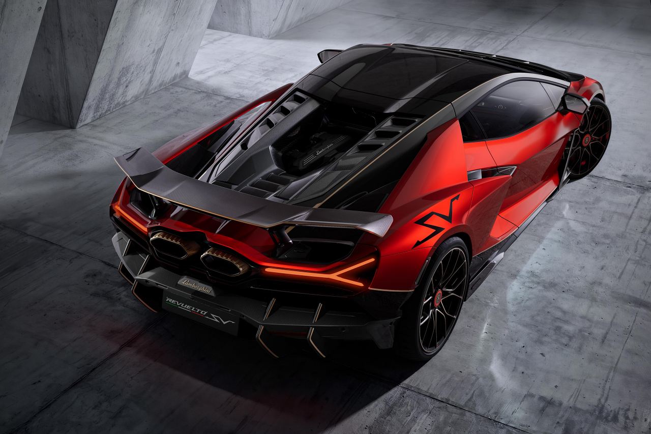 ランボルギーニ、新型『レヴエルトSV』を正式披露。最高出力1065PSのV12ハイブリッドは1963台の限定生産