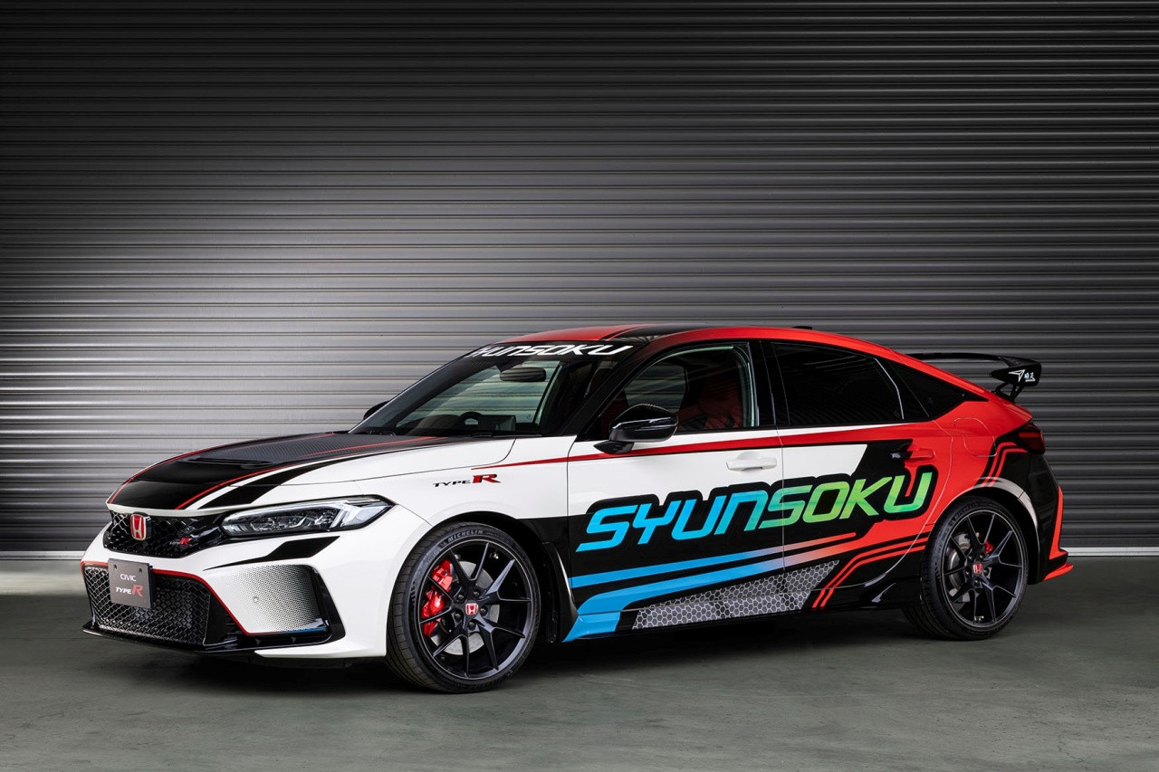 瞬足とシビック・タイプRのコラボレーションモデルが予約受付開始。速さへの憧れをカタチに