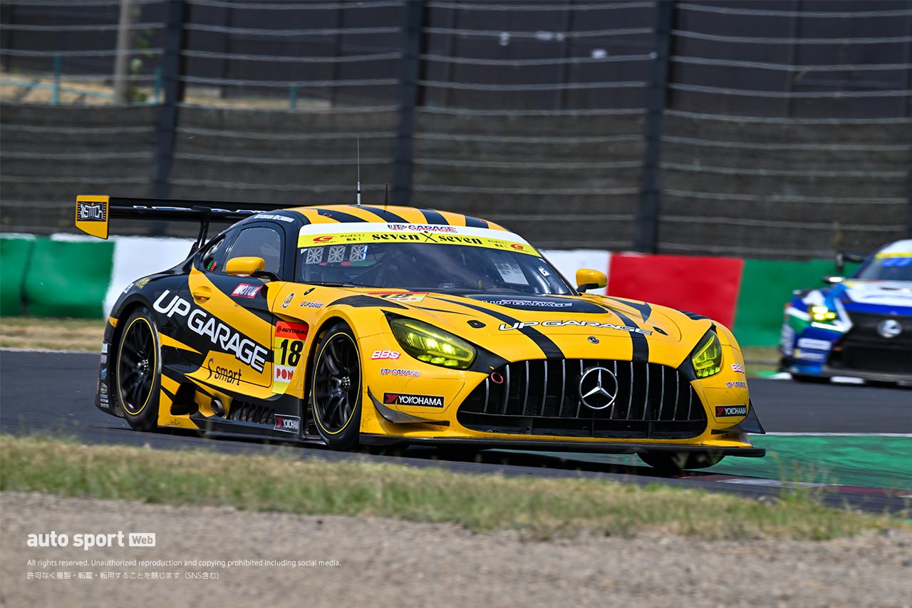 18号車UPGARAGE AMG GT3