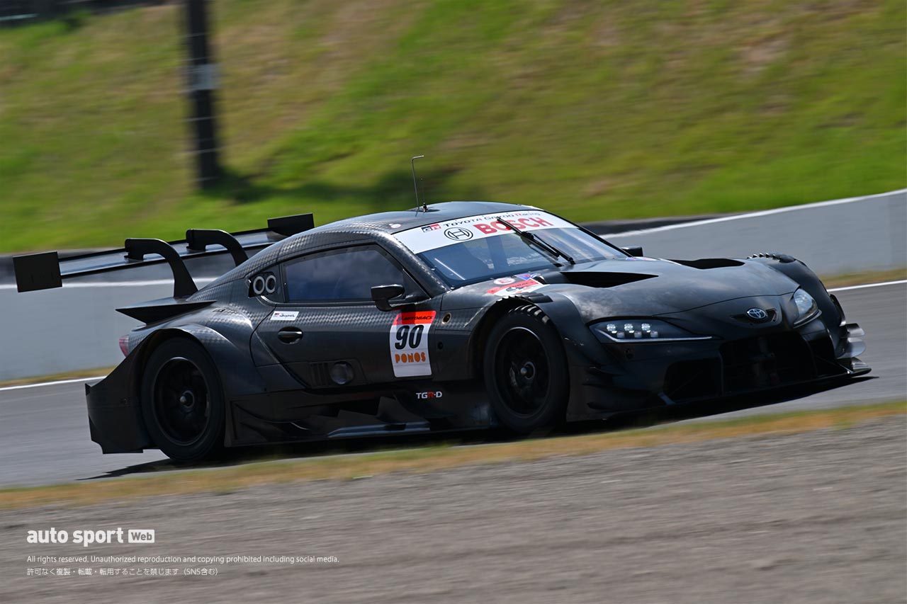 第5戦の翌日の鈴鹿サーキットでスーパーGTの2027年に向けたタイヤテスト実施。17台が周回を重ねる