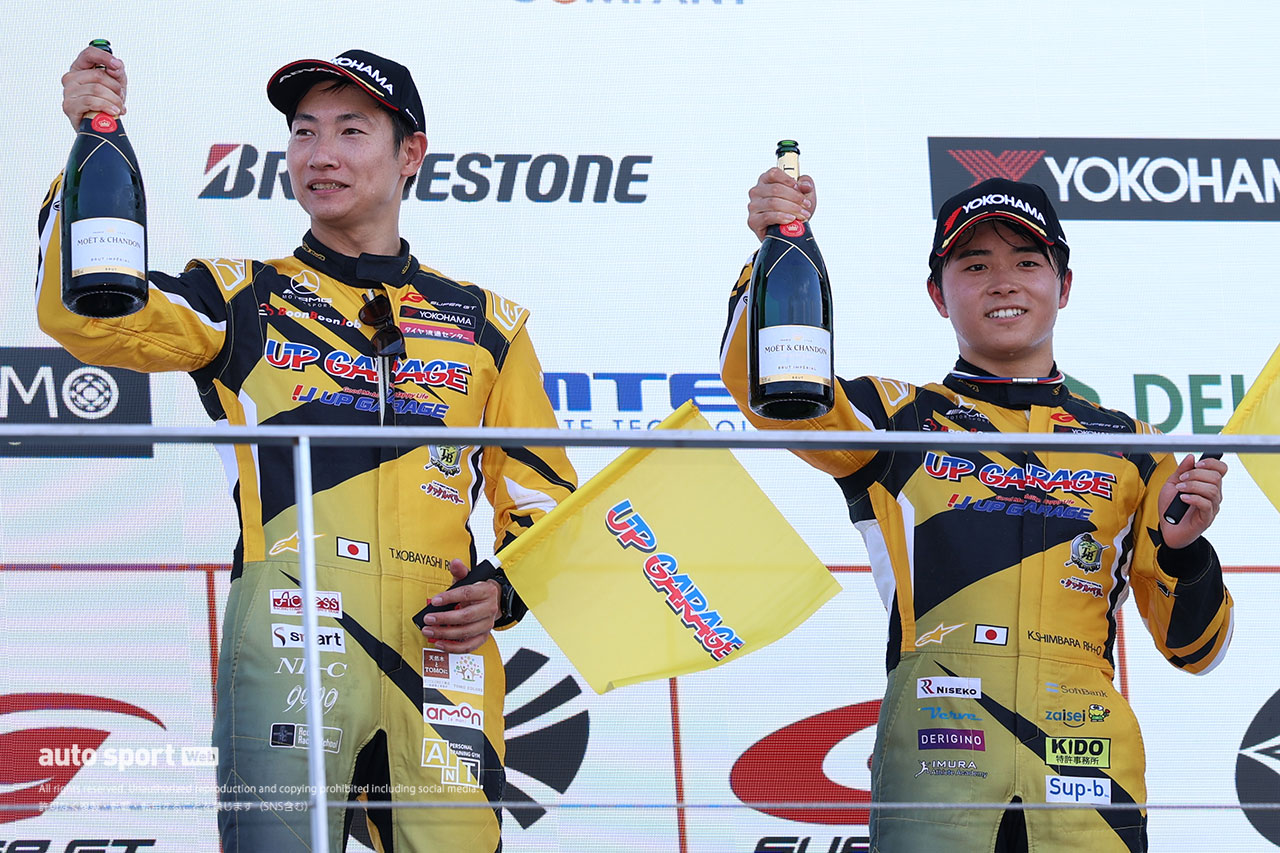 小林崇志と新原光太郎（UPGARAGE AMG GT3）