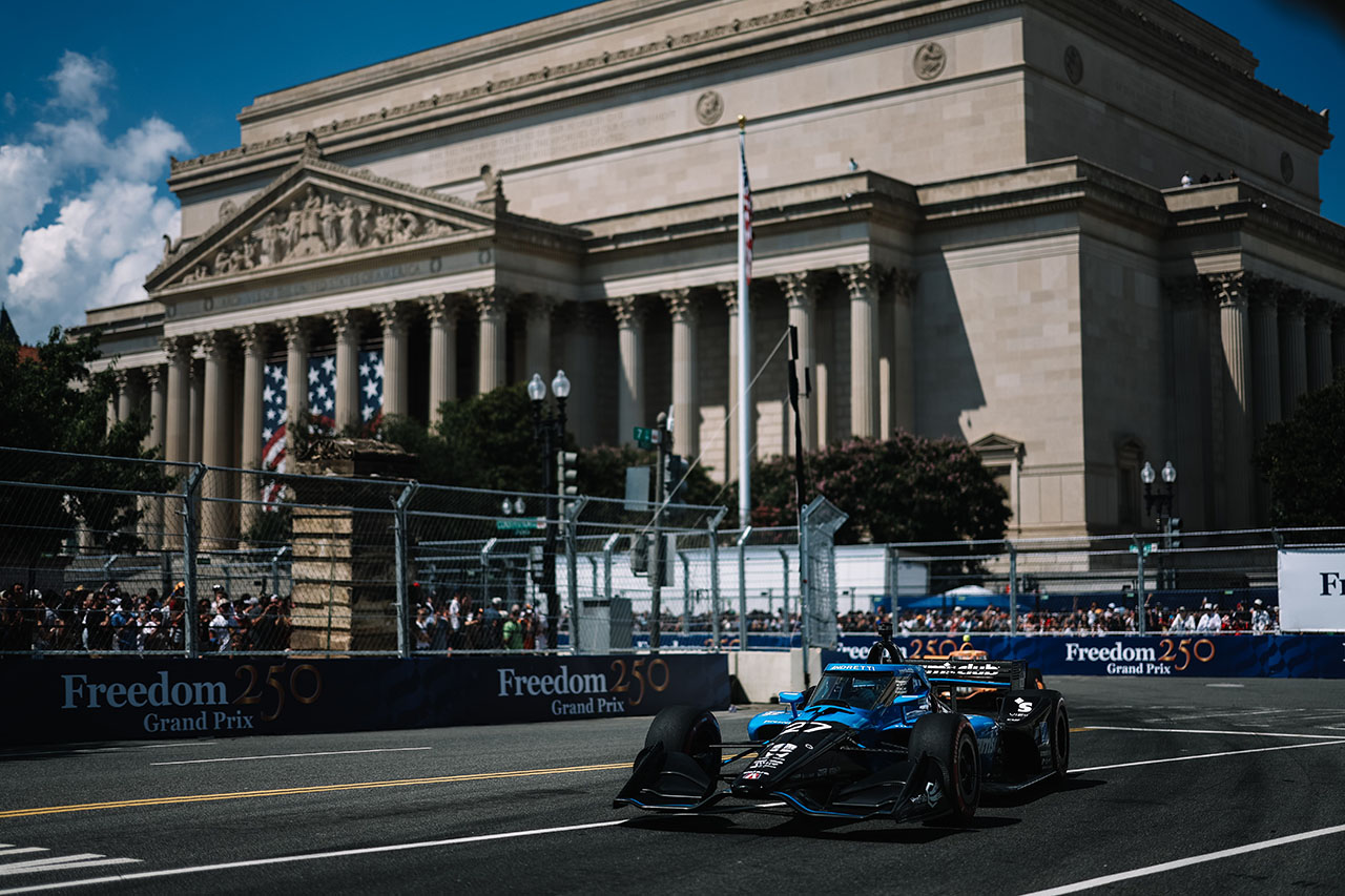 アメリカ建国250周年記念レースがワシントンD.C.で開催。トランプ大統領が見守るなかカークウッドが圧勝／インディカー第15戦