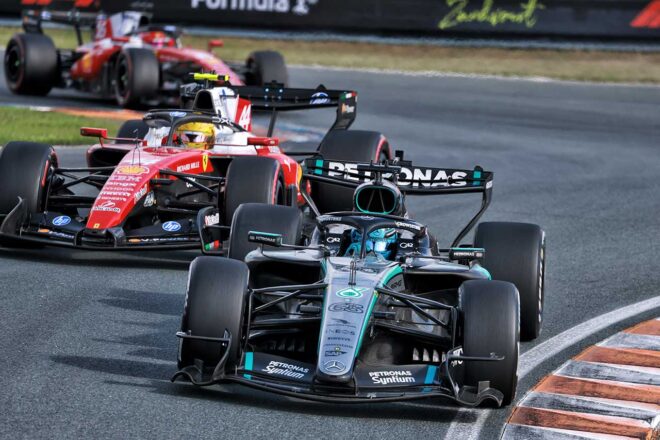 ジョージ・ラッセル（メルセデス）、ルイス・ハミルトン（フェラーリ）、シャルル・ルクレール（フェラーリ）