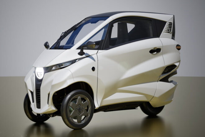 オートバックス、エアコン装備の都市型3輪小型EV『リーン3』の注文受付を開始