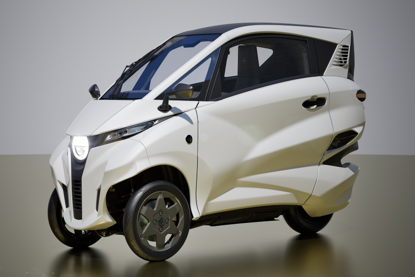 オートバックス、エアコン装備の都市型3輪小型EV『リーン3』の注文受付を開始