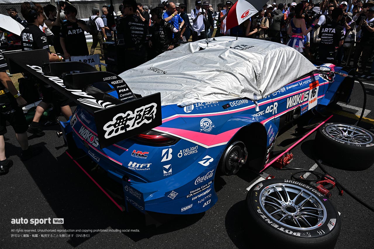 真夏のスーパーGTでARTAを支えた放射冷却素材『SPACECOOL』。ドライバーやレースアンバサダーも愛用