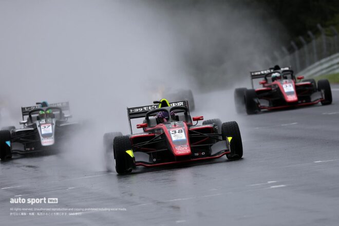 全日本スーパーフォーミュラ・ライツ選手権第14戦は雨中のレースを制し鈴木斗輝哉が連勝を飾る
