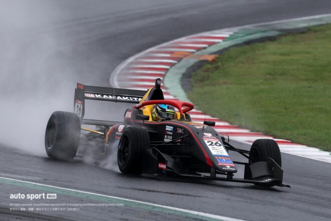 全日本スーパーフォーミュラ・ライツ選手権第14戦は雨中のレースを制し鈴木斗輝哉が連勝を飾る