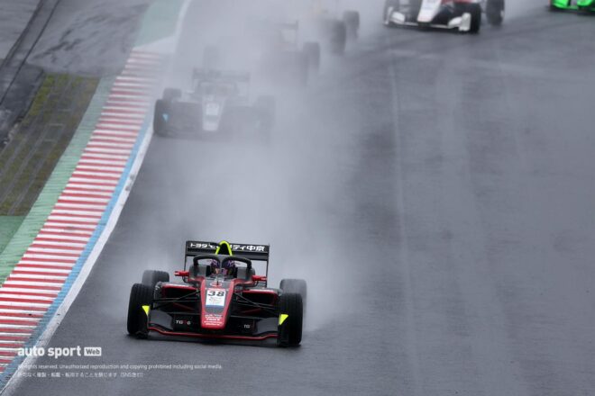 全日本スーパーフォーミュラ・ライツ選手権第14戦は雨中のレースを制し鈴木斗輝哉が連勝を飾る