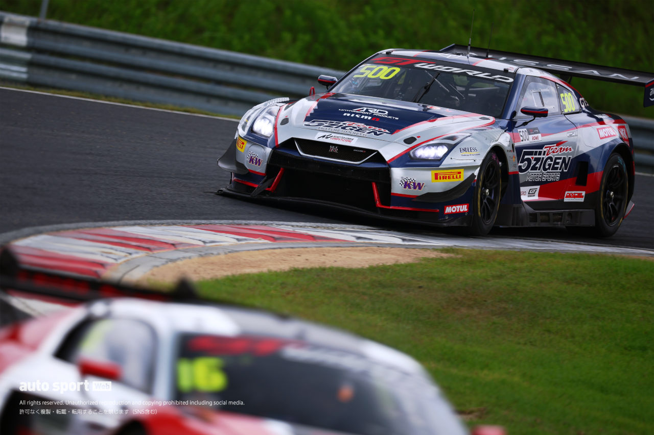 アウディが岡山を完全制覇。初戦はGT-R、2戦目はポルシェの追撃かわし0.089秒差チェッカー／GTWCアジア
