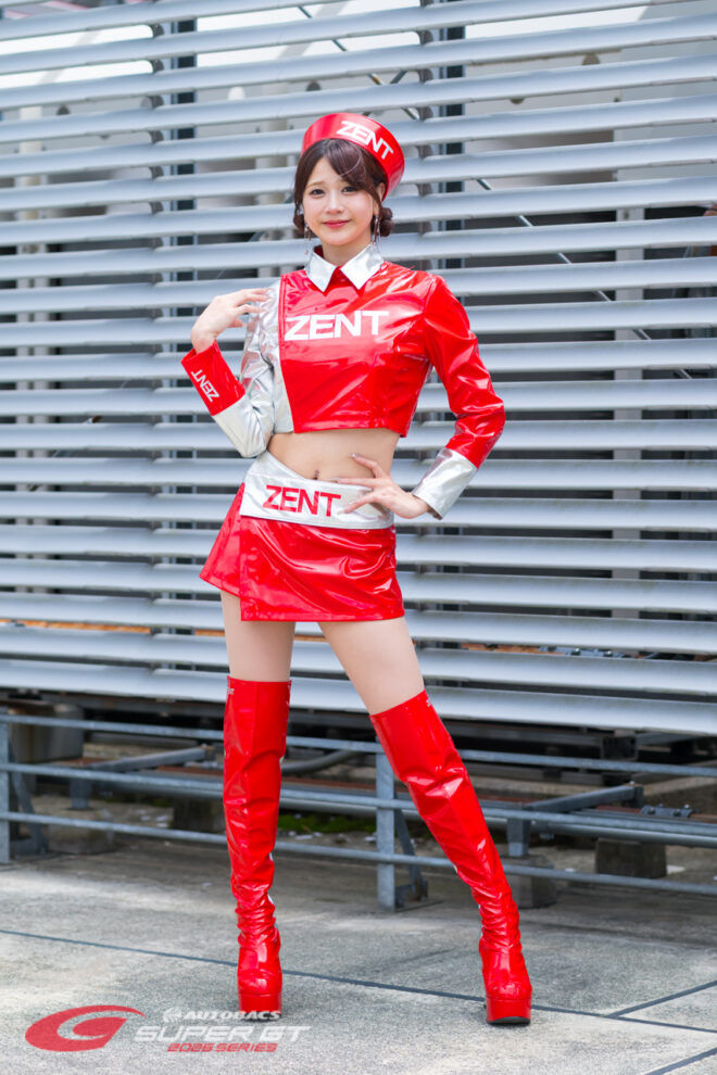 真山桜子 ZENTsweeties 2026年/スーパーGTの写真①