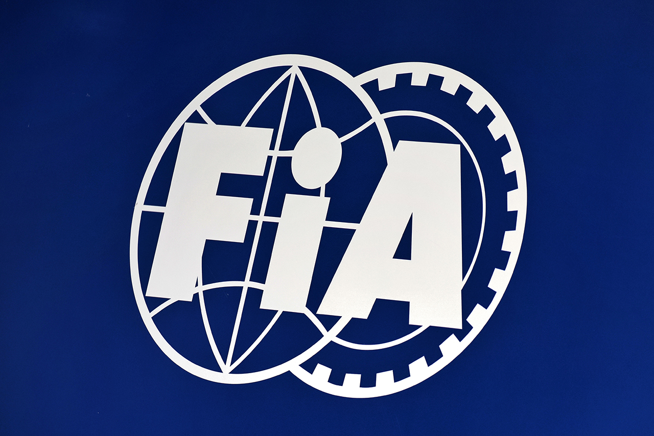 FIA国際自動車連盟のロゴ