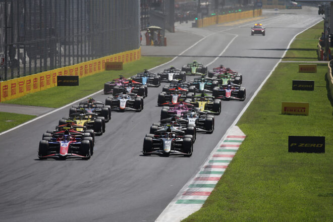 2026年FIA F2第10戦モンツァ　スプリントレースのスタート
