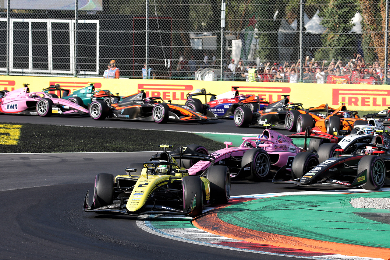 2026年FIA F2第10戦モンツァ フィーチャーレースのスタート