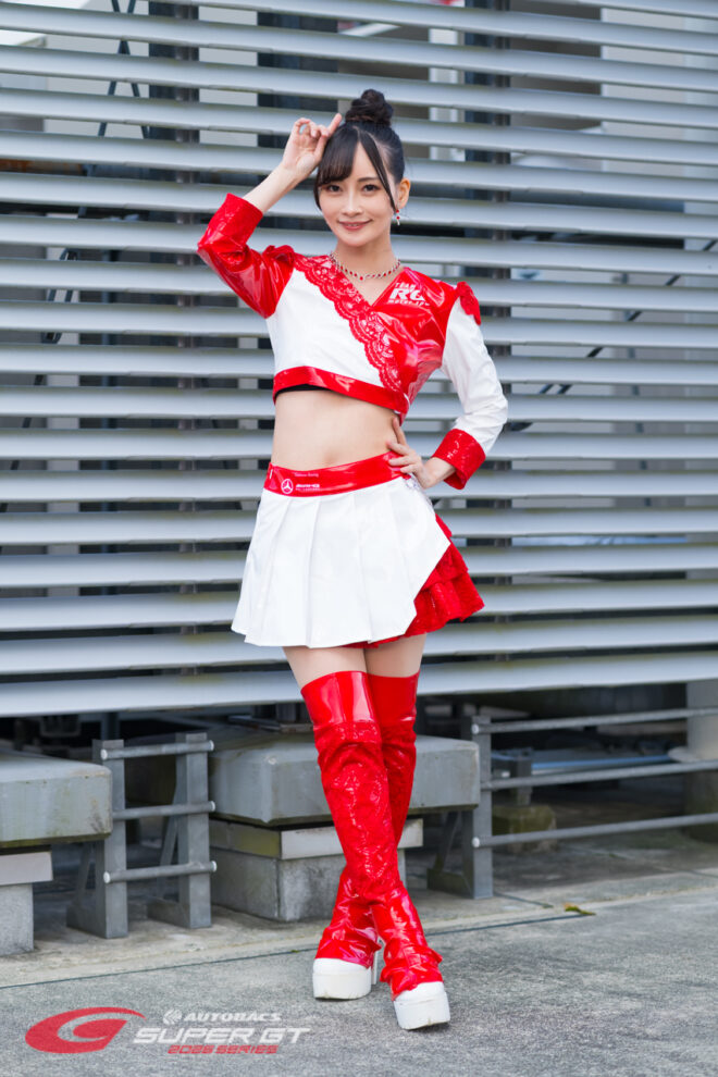 美波みゆ R'Qs Racing Girls 2026年/スーパーGTの写真①