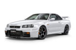 伝説の『GTバンパー』が現代に蘇る。IMPULからR34スカイラインGT-Rの新型フロントバンパーが登場