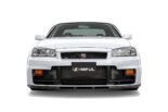 伝説の『GTバンパー』が現代に蘇る。IMPULからR34スカイラインGT-Rの新型フロントバンパーが登場