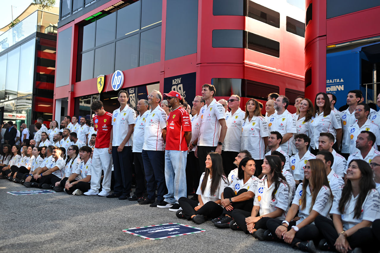 2026年F1第13戦イタリアGP　フェラーリの集合写真