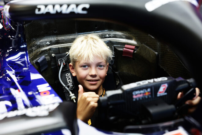 2026年F1第13戦イタリアGPでレッドブルの車両に座ったロビン・ライコネン