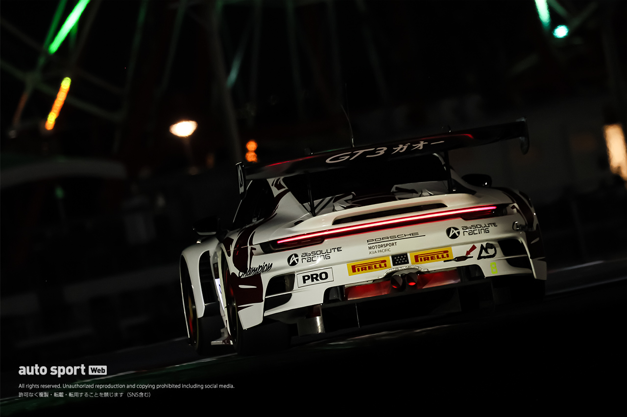 8号車ポルシェ911 GT3 R (992) エボ（AO・バイ・アブソリュート・レーシング）